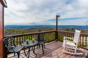 Mountaintop Views, Hot Tub, Deck, Fire Pit & WiFi